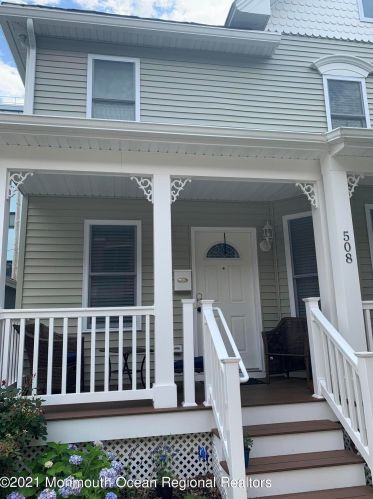 508 Emory St, Tinton Falls NJ  07712-6927 exterior