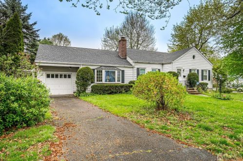 134 Amboy Ave, Metuchen, NJ 08840-2552