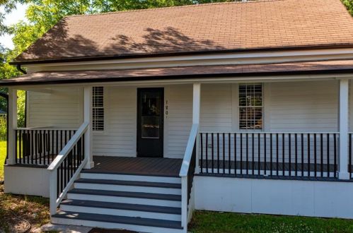 180 Mary Ln, Holly Springs, GA 30114-2476
