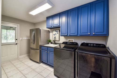 735 Ridgelawn Trl, Batavia IL  60510-8699 exterior