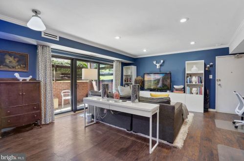 7368 Lee Hwy, Falls Church, VA 22046-7368