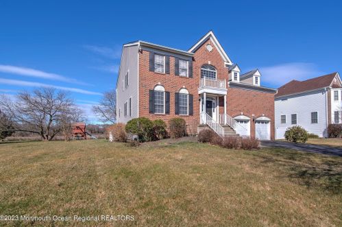 408 Vassar Dr, East Freehold, NJ 07728-5362