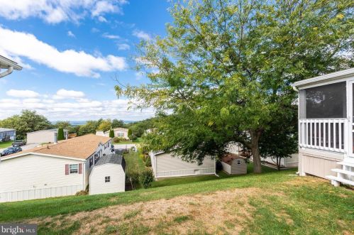 24 Raptor Dr, Hanover PA 17331-8159 exterior