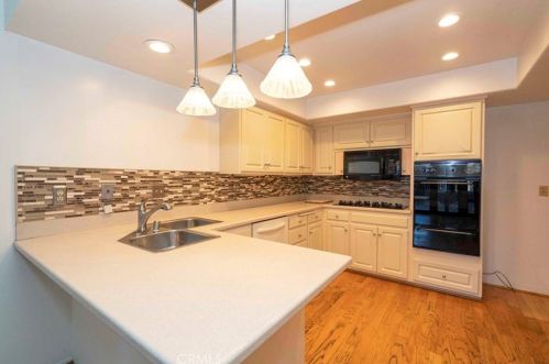 8 Spicewood Way, Irvine CA  92612-2721 exterior