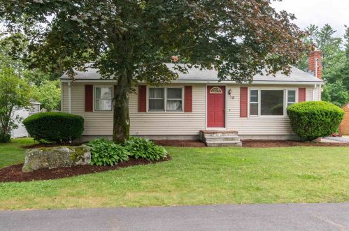19 Bloomingdale Dr, Nashua, NH 03064-1150