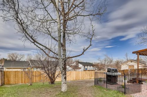 1661 Walden Ct, Denver CO 80016-1189 exterior