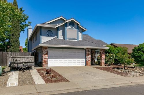 122 Garrett Dr, Folsom, CA 95630-3257