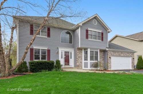 1440 Plum Grove Ct, Carol Stream, IL 60188-4845