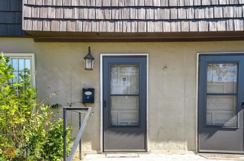 1813 Ashborough Cir, Marietta, GA 30067-6908