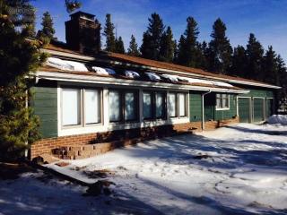 245 Foxtail Dr, Arvada, CO 80422-8828