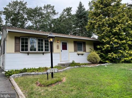 322 Timberline Dr, Mount Laurel, NJ 08054-2135