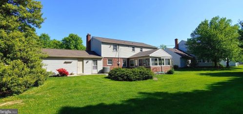 2608 Beechwood Rd, Lancaster PA  17601-4802 exterior