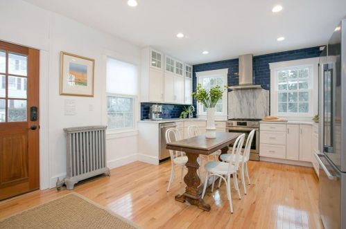 12 Poplar St, Middletown, RI 02840-2531