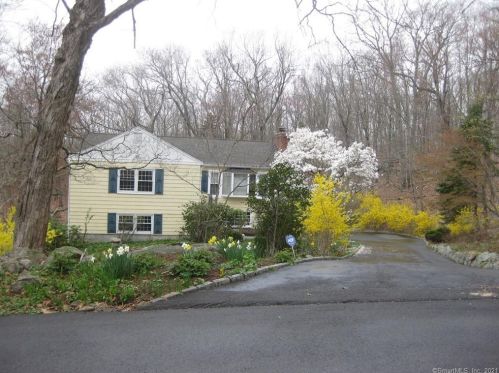 49 Old Kingdom Rd, Wilton CT  06897-2813 exterior