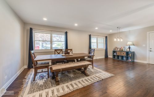 816 Emerald Dr, Naperville IL  60540-7246 exterior
