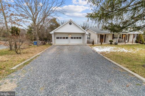 48 Calvin Unger Ln, Berkeley Springs WV 25411-5181 exterior