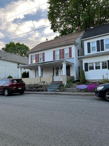 302 4th St, Bangor, PA 18013-1816