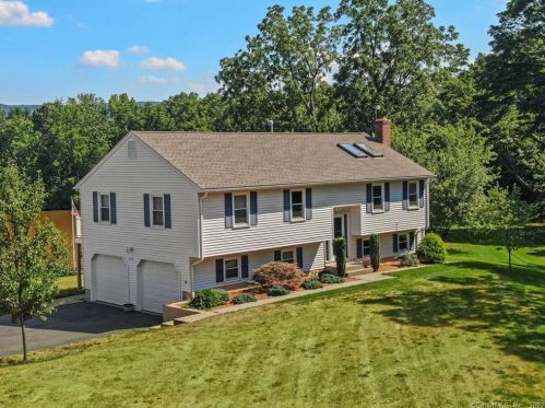 455 Berlin St, Southington, CT 06489-3807