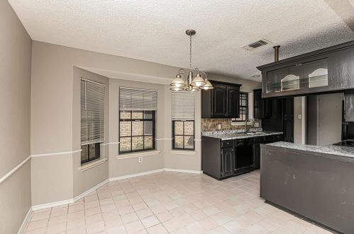 1932 Green Willow Dr, Fort Worth TX  76134-4898 exterior