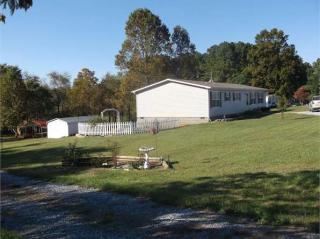 625 Daltons Farm Ln, Gretna, VA 24557-4198