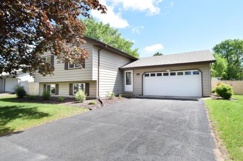 11613 Marigold St, Minneapolis, MN 55433-2723
