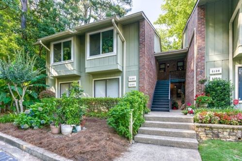 2102 Palmyra Dr, Marietta, GA 30067-6682