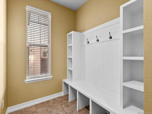 26605 Peakview Dr, Aurora CO 80016-6108 exterior