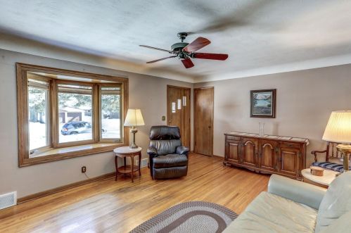 2233 Fernwood St, Saint Paul MN  55113-4311 exterior