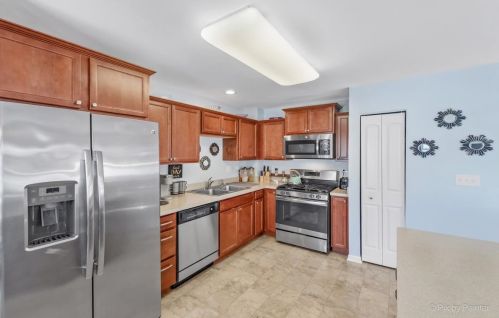 1147 Alta Vista Dr, Pingree Grove IL  60140-2058 exterior