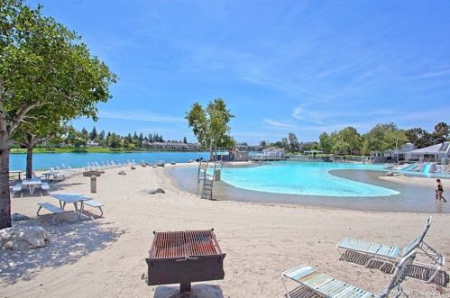 17 Woodfern, Irvine CA  92614-5457 exterior