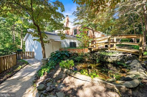 7301 Lackawanna Dr, Springfield VA  22150-4418 exterior