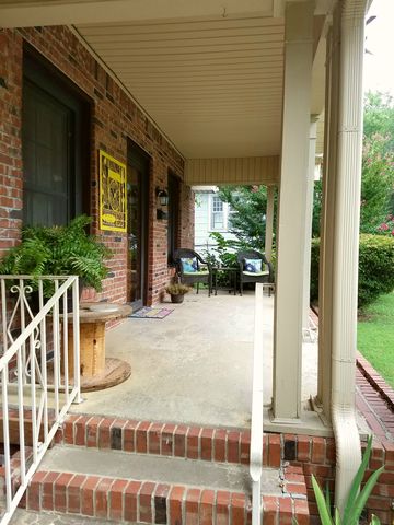 1611 Grandview Ave, Bowring, OK 74056-1826