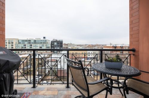 3232 Halsted St, Chicago IL  60657-3476 exterior
