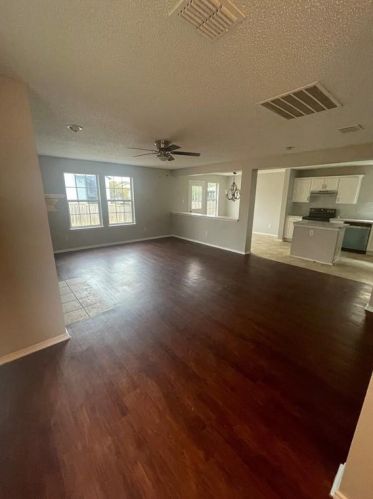 1632 Timber Glen Dr, Bedford, TX 76022-4952