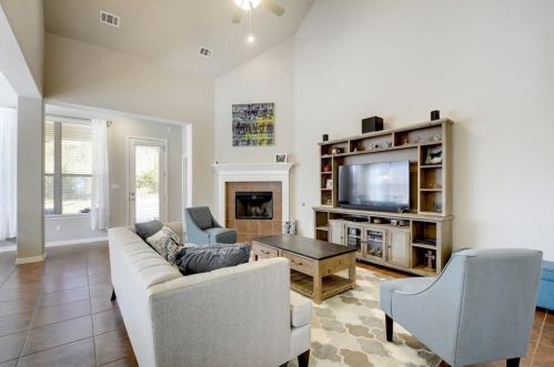 829 Catalina Ln, Austin TX  78737-4715 exterior