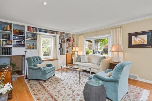 8 Beauford Rd, Norwalk, CT 06854-2509