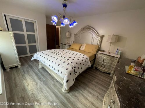 95 Oak Hill Rd, Middletown NJ 07748 exterior