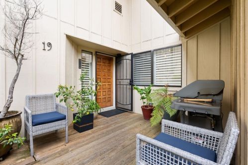 19 Buttercup Ln, San Carlos, CA 94070-1529