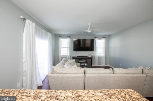 33 Meadowbrook Cir, Erial NJ  08081-1671 exterior