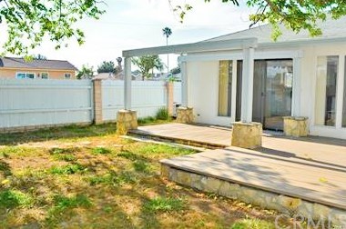 1070 209th St, Torrance, CA 90502-1618
