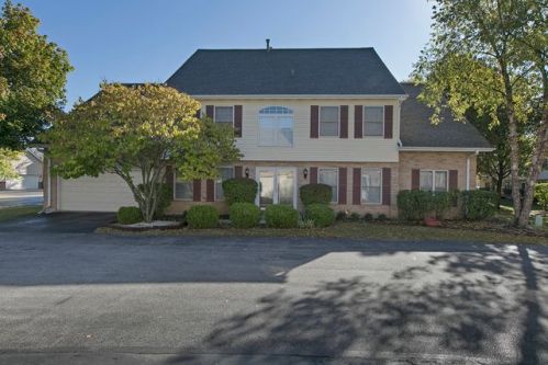 1464 Laurel Oaks Dr, Streamwood, IL 60107-3314