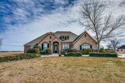 131 Antler Ridge Dr, Azle, TX 76020-1437