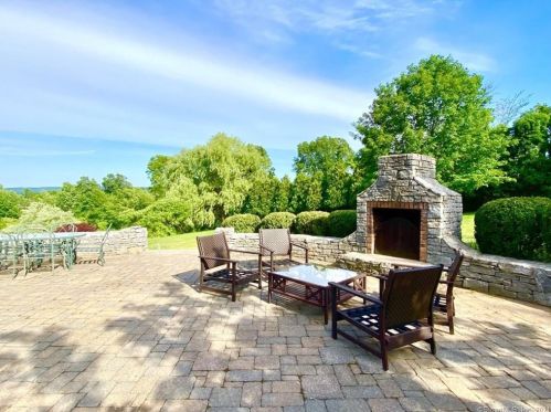 37 Skeetfield Point Rd, Durham, CT 06422-1018