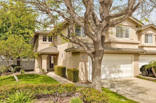 571 Madrina Pl, Oxnard, CA 93030-3784