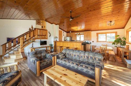15800 Donnington Ln, Truckee CA  96161-1229 exterior