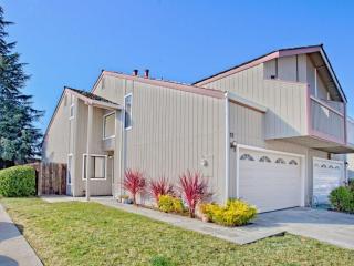 33 Jacklin Cir, Milpitas, CA 95035-3529