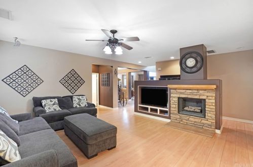 12499 Orangeblossom Ln, Riverside CA  92503-7057 exterior