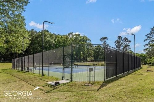 106 Adrian Pl, Atlanta GA  30327-4003 exterior