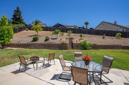 192 Cardinal Way, Lake Nacimiento, CA 93446-4721