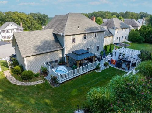9 Saffron Ln, East Hampton, CT 06424-1707